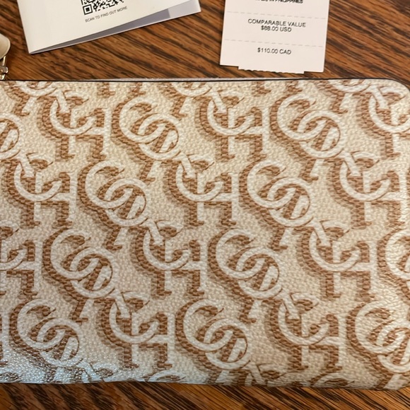Coach Wristlet Signature Print NWT - Picture 2 of 9